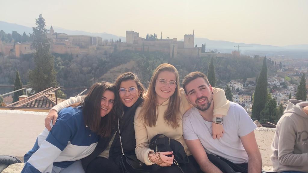 anacegarra10's tweet photo. 👨‍👩‍👧‍👧✨ https://t.co/cpvEUtQK84