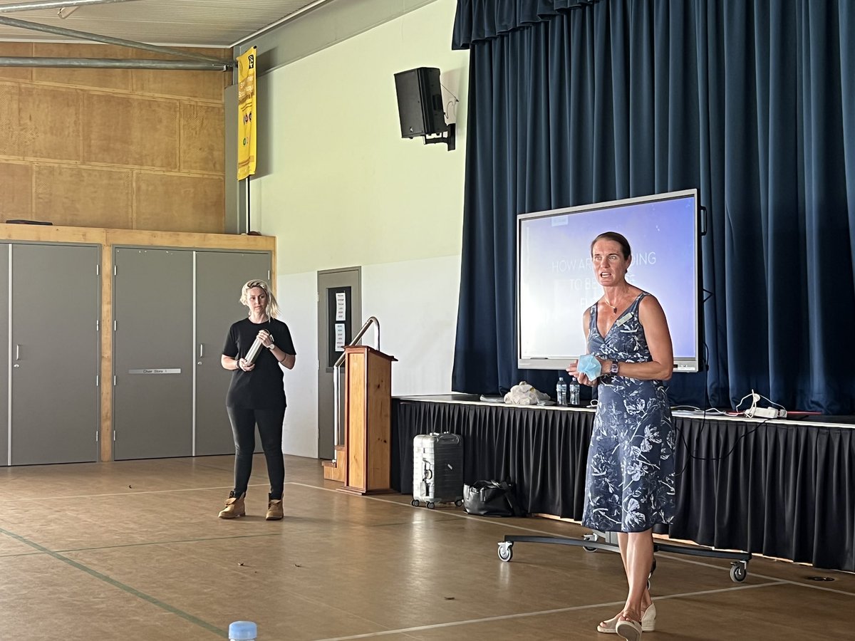 Sarah Blundell tweet media