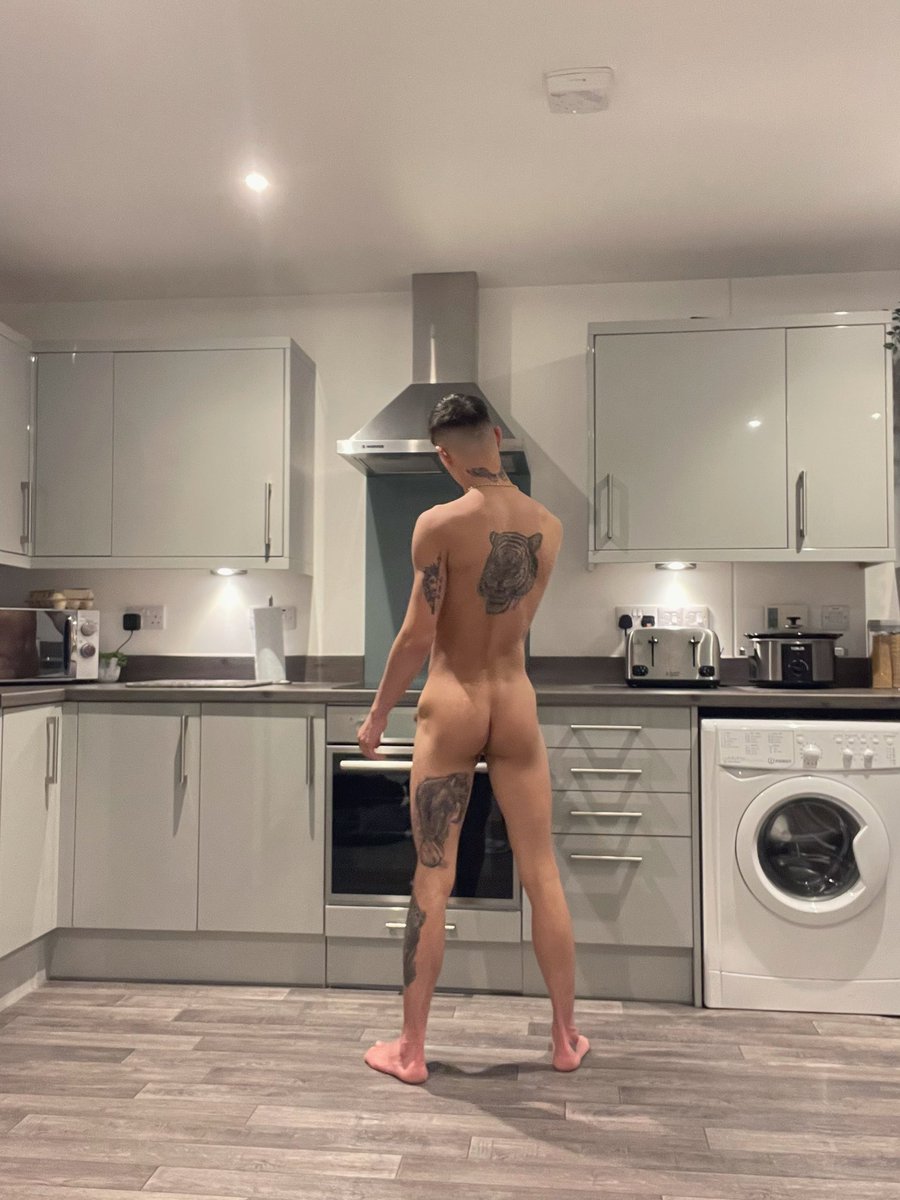 tattooedtwink69's tweet photo. Good morning whores 😈🤪 https://t.co/nLdpJr7FAu