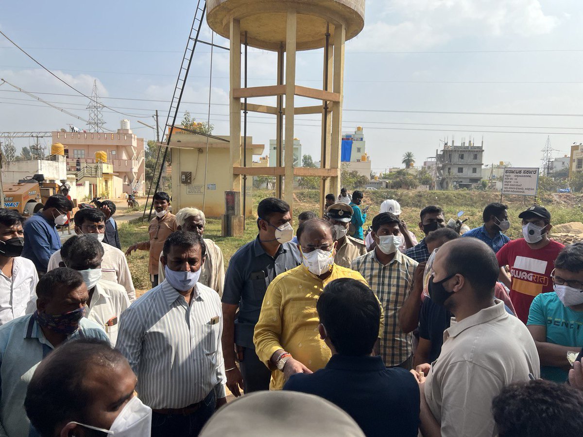 arif2299's tweet photo. @ArvindLBJP @manoharGABJP @munireddybjp @Clementcjayakum Thank you...! Its a awesome day for all Citizens of area tht we are getting road. Special thanks to MLA sir for taking extra efforts &amp; bringing PWD team also to coordinate with BWSSB &amp; work for the betterment of this area. https://t.co/SXZUcMmGH6
