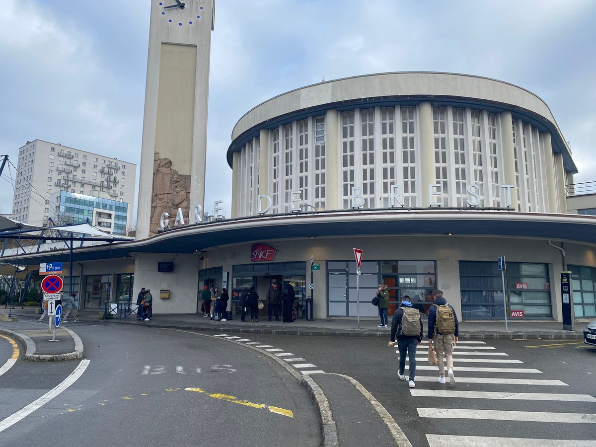 #7Jours7Reportages - À la rencontre des voyageurs entre Brest et Nantes à bord d'un train régional ! 🚊 Reportage #RTLMatin de <a href="/AdeStAignan/">Alexandre de Saint Aignan</a> > bit.ly/3401eGK