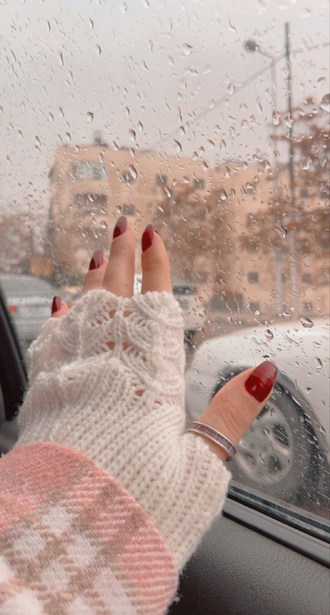 أحذر أن يستولي عليك الإحباط فتُصبح صفراً فَ الحياة ، أصبر وقاوم وتحمل فالعثره التي تُسقطك أحياناً تُنعشك أزماناً ..😍........ظهريه ممتعة  للجميع .....