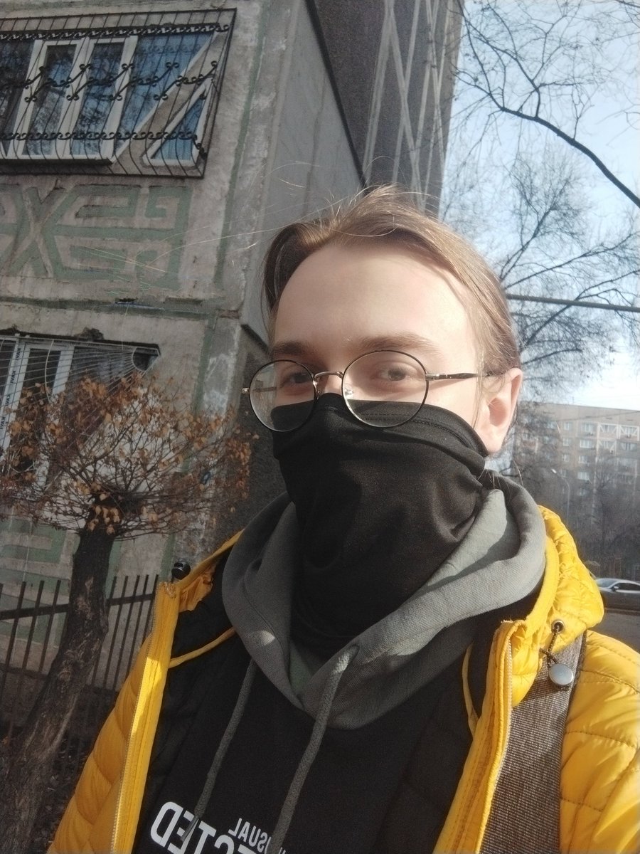 Vithemoth's tweet photo. Сквозь родные человейники💚
Through the good old block housing 💛 https://t.co/JG12LJKQvk