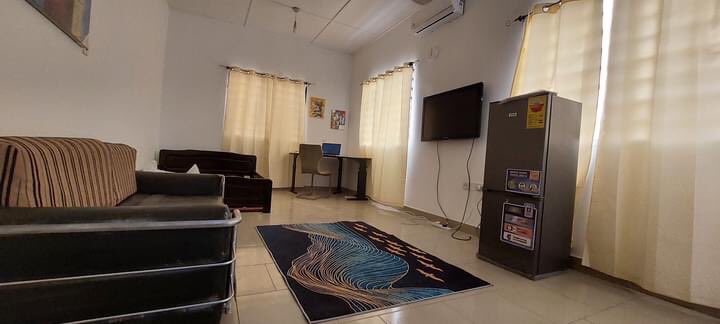 Properties7G's tweet photo. 🏡Furnished One Bedroom For Short Stays At Tema Community 8🏡

For just ¢80/day, you can have this furnished room for a minimum of one week. This room is located in the heart of Tema giving you access to all social amenities around and with good road network  and access https://t.co/xkHQ6E62Ka