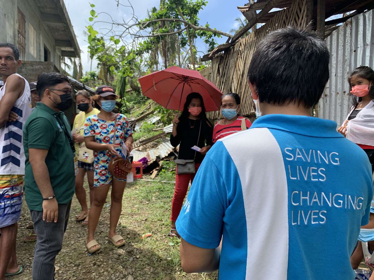 WFP_Philippines's tweet photo. LOOK: Today, more than 1,700 sacks of rice🍚 (50kg/sack) were distributed to families affected by TY
#OdettePH in the Municipality of #Basilisa, #Dinagat Islands. All thanks to @usaid_manila & @USAIDSavesLives!
📷:@ACCORD_Inc /Melay, @CAREphl /Aimee Mateo, WFP/Roxanne Nicolas https://t.co/EUDsgxmOmI