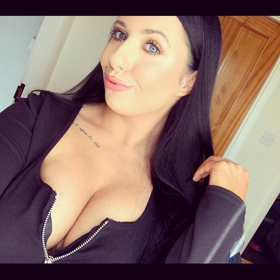 Hanacrowex (@hanacrowe) on Twitter photo 