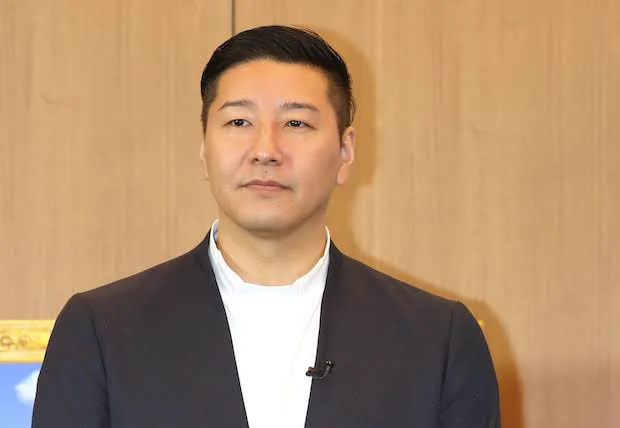 @sekino4koma なんかわからんけどチョコプラの長田に見える 