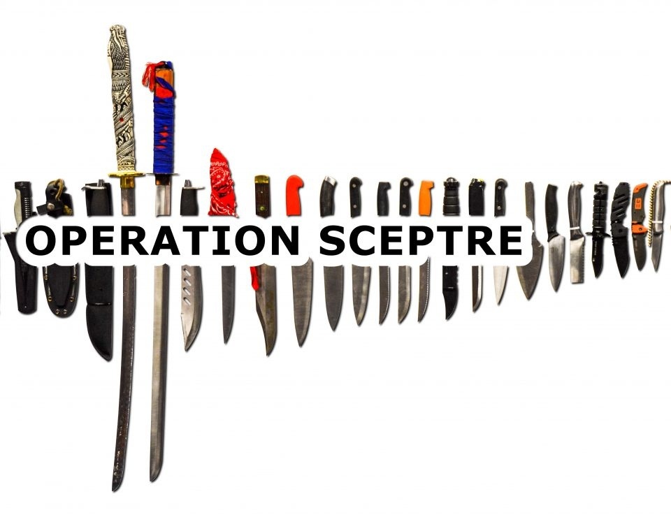 GrangeEPPol's tweet photo. Carrying a knife can mean up to 4 years in prison even if you don’t use it. 

After an increase in reports of youths carrying knives, we are reminding residents of the dangers of carrying knives. Carrying a knife does not keep you safe.
#OpSceptre #KnivesRuinLives #WeCare https://t.co/53q2HzsmOC