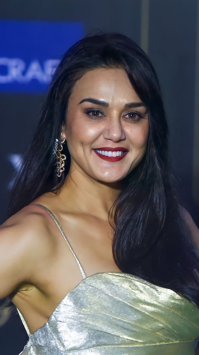 XPooluniverse's tweet photo. Happybirthday Preity👑👸🏻
#PreityZintaxpool #Milfxpool #armpitxpool #Fetishxpool https://t.co/bnzrlNZSo9