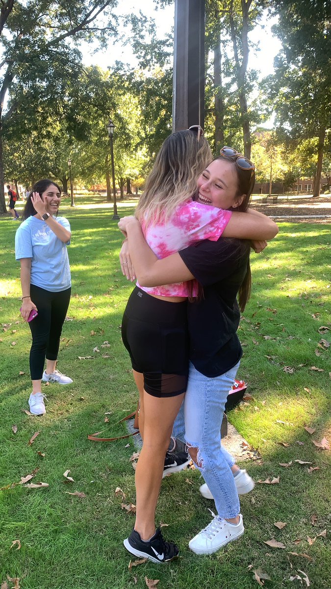𝑴𝒐𝒏𝒅𝒂𝒚 𝑴𝒆𝒏𝒕𝒐𝒓/𝑴𝒆𝒏𝒕𝒆𝒆 𝑫𝒖𝒐

This week our Mentor/Mentee Duo is Chloe Williamson and Rachel Stivaletti. These two became mentor/mentee duo in October 2021. Chloe is a public health major, while Rachel majors in hospitality management. 
Check out IG for more!