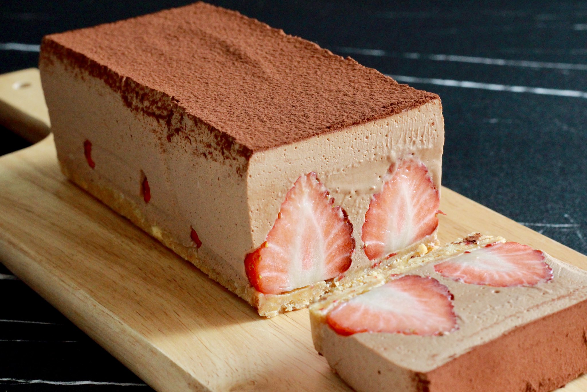 ぼく いらすと料理 焼かない 混ぜて冷やすだけ いちごのチョコムースケーキ 美味しすぎて思わずお嫁さんとハイタッチしました カットした時の迫力がヤバい ハンドミキサーが無くても 生クリーム 市販のホイップに変更して作れます 材料を ぼく いらすと料理 焼かない 混ぜて冷やすだけ いちごのチョコムースケーキ 美味しすぎて思わずお嫁さんとハイタッチしました カットした時の迫力がヤバい ハンドミキサーが無くても 生クリーム 市販のホイップに変更して作れます 材料を