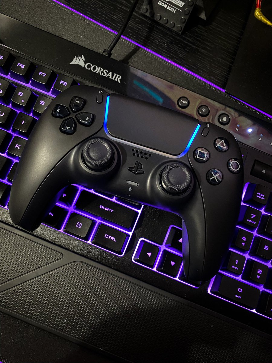 technomacleod's tweet photo. @GAMENorthwich How much trade in for midnight black PS5 controller(boxed)? https://t.co/nkcVjs3hba