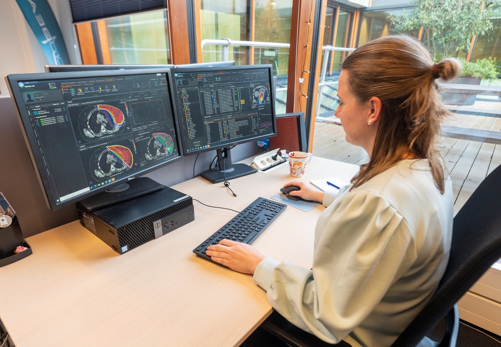 Leuke combi: 2 dagen LUMC, 2 dagen HollandPTC, dosisplanning fotonen én protonen. We hebben samen met het <a href="/LUMC_Leiden/">LUMC Leiden</a> plek voor een senior MBB'er dosisplanning! 

ow.ly/wRG550HHYaJ
#protonentherapie #dosisplanning