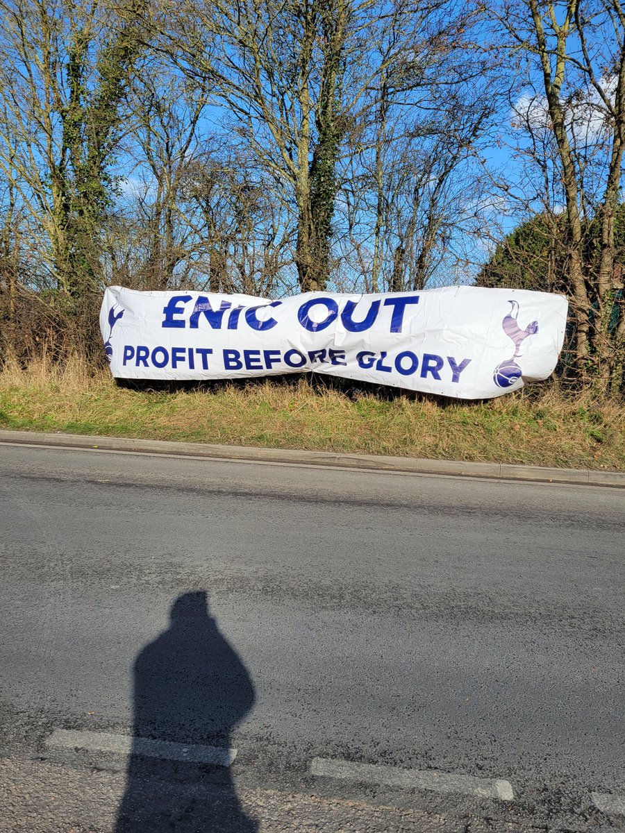 bridagul's tweet image. We are here as we said we would be.

@ChangeForSpurs
@ToDareIsToDear 

#LevyOut
#EnicOut
#TrainingGroundProtest
