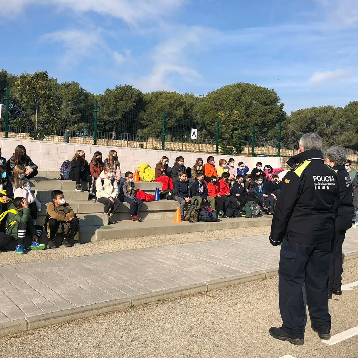 escolapiabalmes's tweet photo. AVUI SEREM MILLORS  CONDUCTORES I CONDUCTORS! 
A 5è de Primària visitem i practiquem amb la @GUBBarcelona  al Parc de la Guàrdia Urbana de Montjuic
#primariaepb 
#5EPRIEPB https://t.co/NvhNAzDI1A