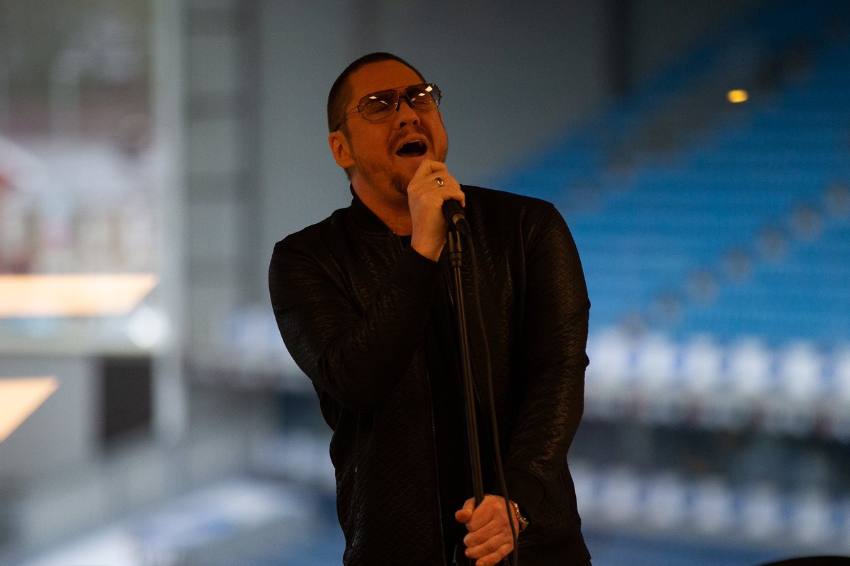 MattHoyOfficial's tweet photo. Caught in the moment!! Press launch @uksummerfest Tickets on sale now!!!… 🔥🔥#music @BrewDog @365Radiodotco @TonyB_AGA @MattandT_No1 May 27,28,29th @Rovers #Blackburn https://t.co/hWDy3yIDYQ