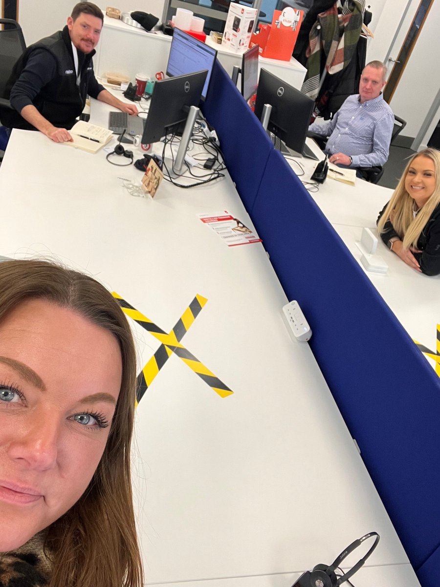 HaleLou1's tweet photo. What a fab start we've had to 2022. Our Inside Sales team is now at capacity and on the phones to our Merchant Partners &amp; Installers talking all things Honeywell Home. Say hello to Julia Marcinkiewicz, John Britnell &amp; Gary Shaw. #sales #team #resideo #honeywellhome https://t.co/QorDemsUlX