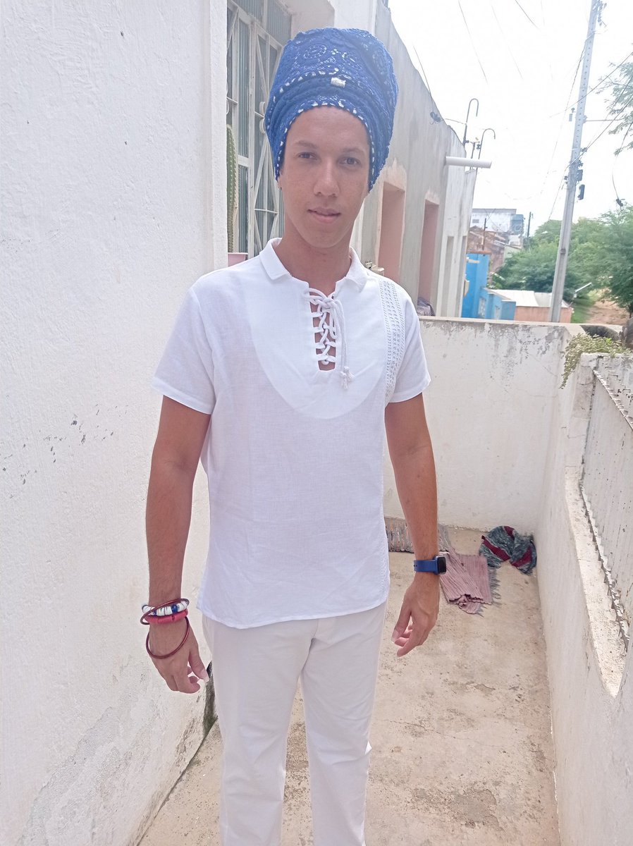 SandroS59727293's tweet photo. A nossa maior glória não reside no fato de nunca cairmos, mas sim em levantarmo-nos sempre depois de cada queda. #Soudeaxe #Candomblé #Oyá https://t.co/p0KeYKvZwz