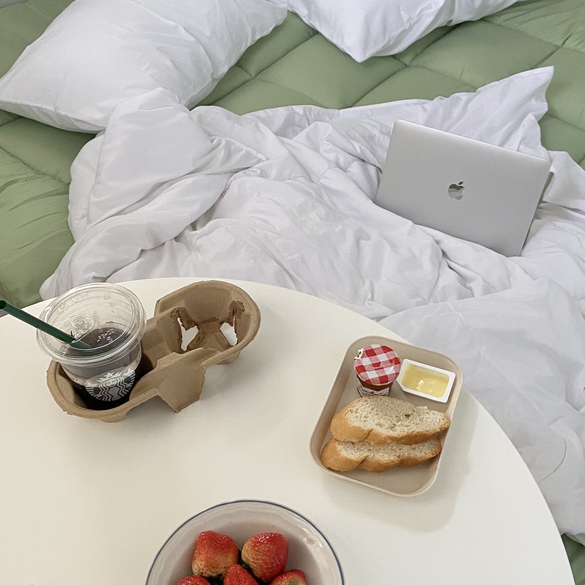 moohyungbbi's tweet image. 굿밤 🥕🧂🛌