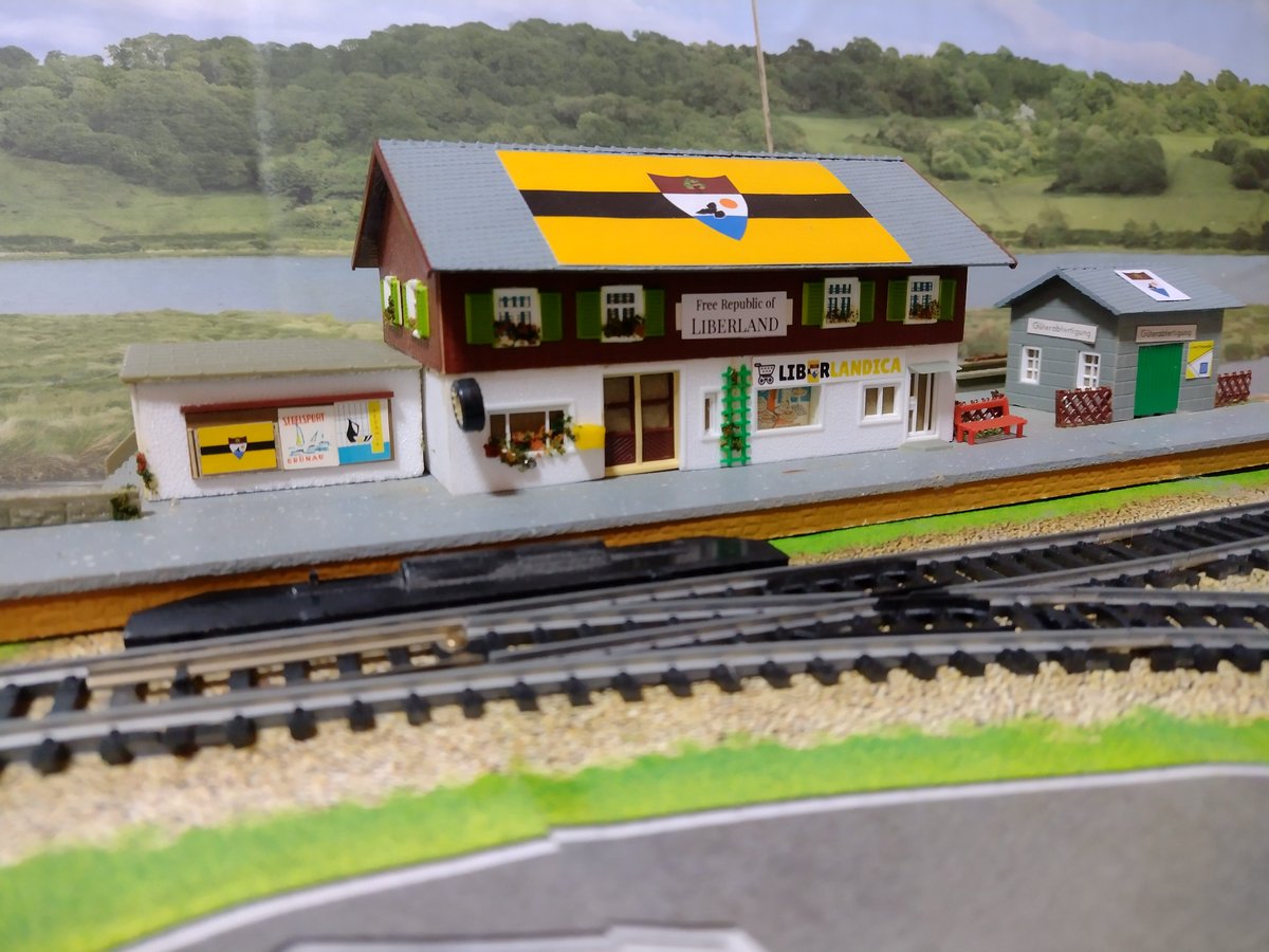 AzovCapital's tweet image. LL
On January 24, 2022, the following rail traffic was recorded at Liberland Station:

- regional train Liberland-Subotica
- Iinternational high-speed train Eurostar London-Victoria - Liberland
- freight deliveries of frozen products by refrigerated wagons