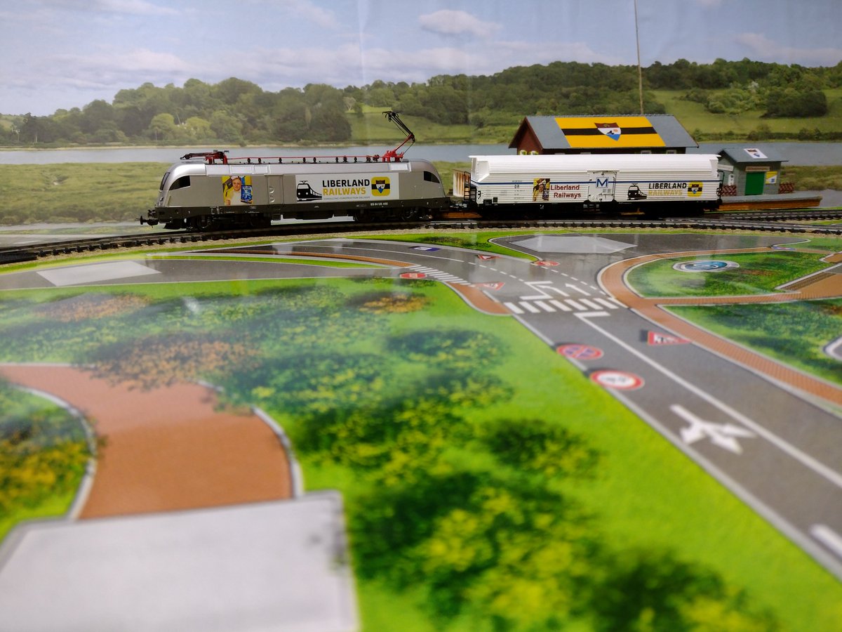 AzovCapital's tweet image. LL
On January 24, 2022, the following rail traffic was recorded at Liberland Station:

- regional train Liberland-Subotica
- Iinternational high-speed train Eurostar London-Victoria - Liberland
- freight deliveries of frozen products by refrigerated wagons