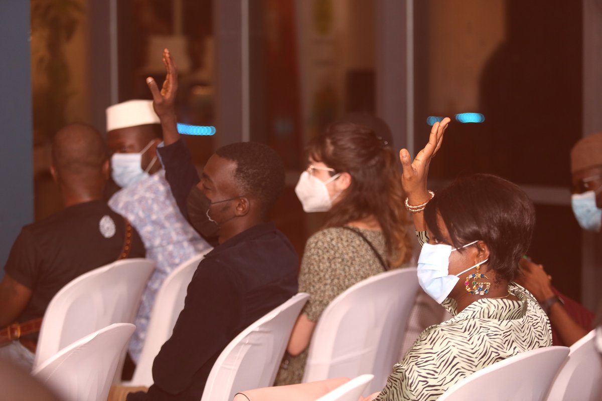 adicomdays's tweet photo. Pour vous, c'est qui l'influenceur? Voici une question qui a trouvé plusieurs approches de définition au cours de cette rencontre. À retrouver dans le livre "Guide de l'Influenceur Africain" https://t.co/zhMd4BlCNn. #GuideDeLInfluenceur #Digital #Influencemarketing #ADICOMACADEMY https://t.co/6k4rXry4JP