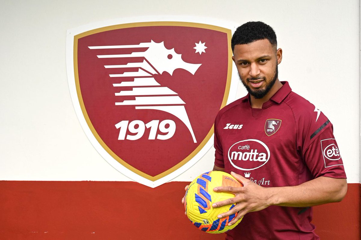 OfficialUSS1919's tweet photo. 🔥 Lys Mousset è un nuovo giocatore della Salernitana
🇱🇻 𝓦𝓮𝓵𝓬𝓸𝓶𝓮 𝓛𝔂𝓼! 🇱🇻

👉 https://t.co/WMSZhHuEw2

#welcome #macteanimo #forzagranata https://t.co/cUYfMfe7HX