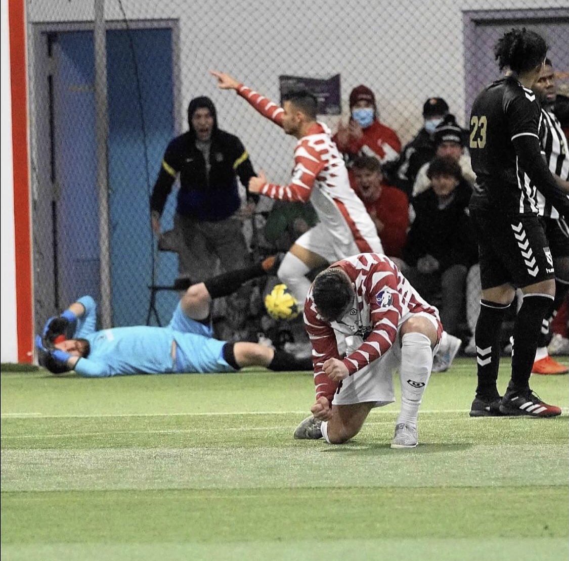 clecrunch's tweet photo. Woke up 5-0 😏
#crunchtime

📸: @viperg98 https://t.co/nzlKQeQql1