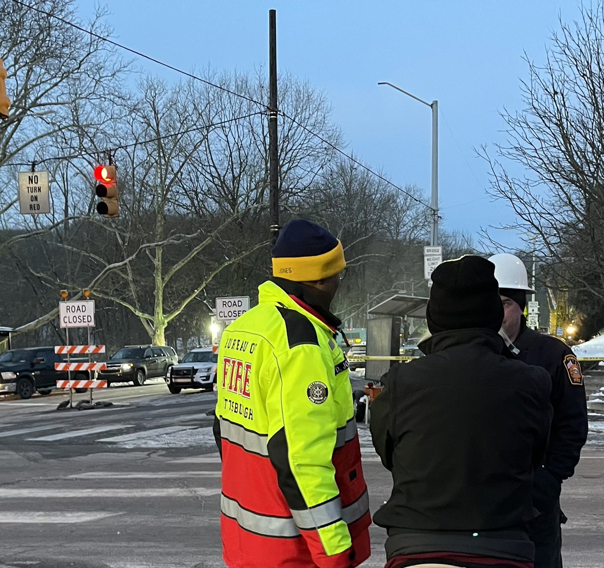 PGH Fire Chief Darryl Jones is at the Fern Hollow Bridge collapse site this morning. Today, the City will empty diesel fuel from the Port Authority bus before it is moved from the site. He can’t give a timeline for vehicle removal, because this is an NTSB investigation. @WTAE https://t.co/iWTQEpUHOD