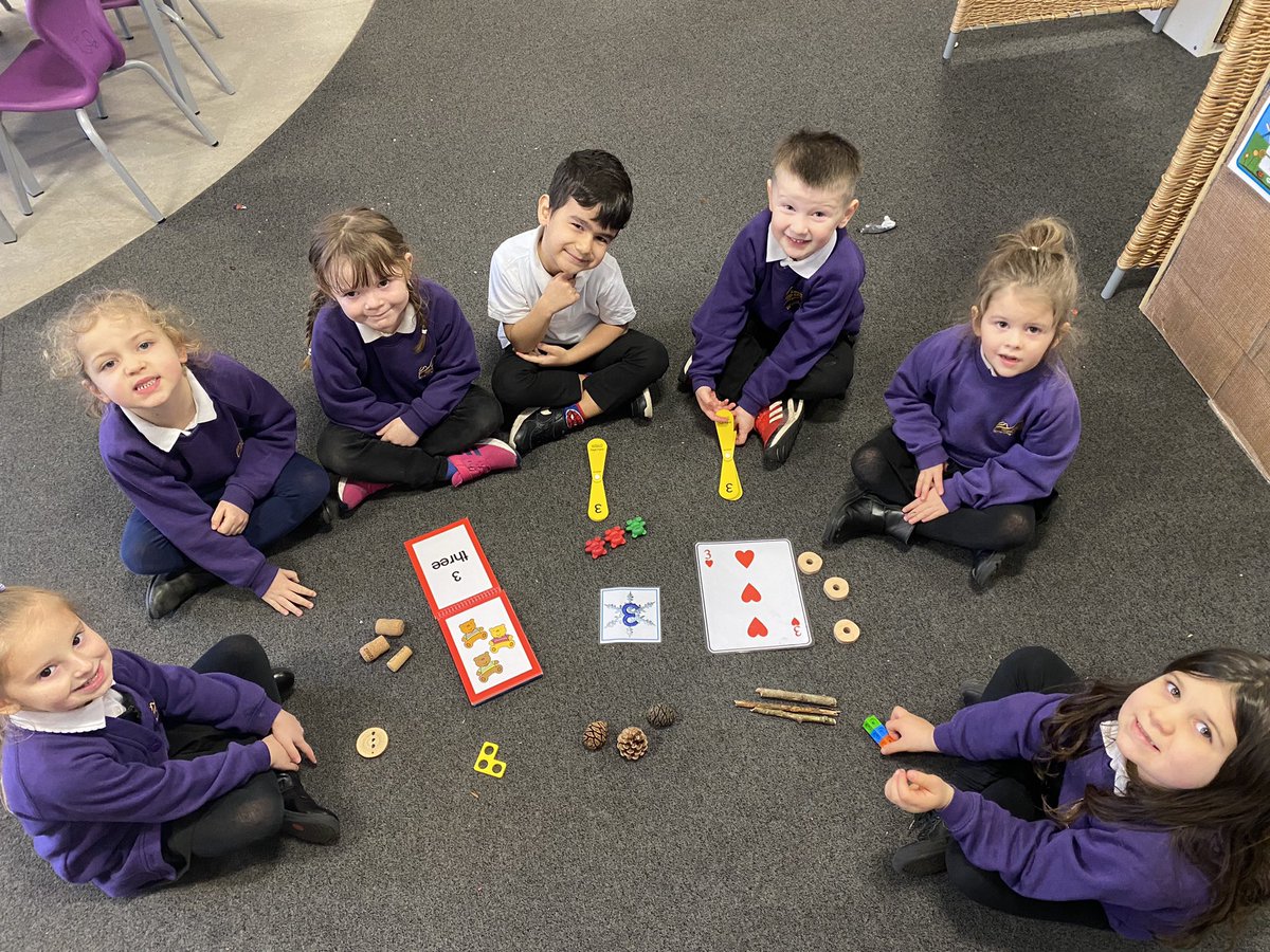 MrsMLMaybank's tweet photo. What a fun way to reinforce number. The children had to make and find different ways to make an amount? They used our classroom resources to help them. Super job everyone ๐๐ป @EFLC_Primary #CPAmaths https://t.co/zDt0YZ3gk8