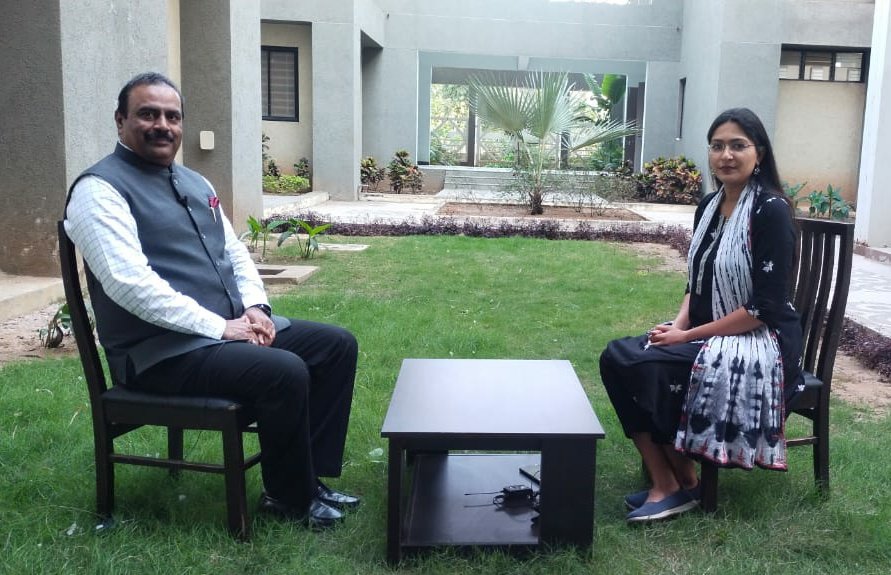 Thank you <a href="/dineshdasa1/">Dr. Dinesh Dasa</a> 
ગુજરાતના યુવાનોને વ્યસ્ત રાખવા માટે..
ગુજરાતના યુવાનોને તક આપવા માટે..
ગામડાના યુવાનને ગાંધીનગર સુધી પહોંચાડવા માટે..
ગુજરાતને સારા વહીવટકર્તાઓ આપવા માટે..
હવે સિસ્ટમમાં આવેલા અધિકારીઓ પાસે અપેક્ષા રહેશે કે એ પણ આટલી જ પારદર્શિતા સાથે કામ કરે.