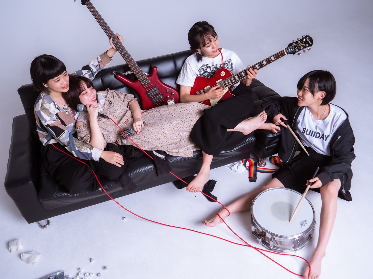 GNK001's tweet photo. ワニアリちゃん今日で解散じゃん。
アー写オフショ供養させてくれ。

若人たちの未来に幸あれ〜👼 https://t.co/hyxDpIIMIu
