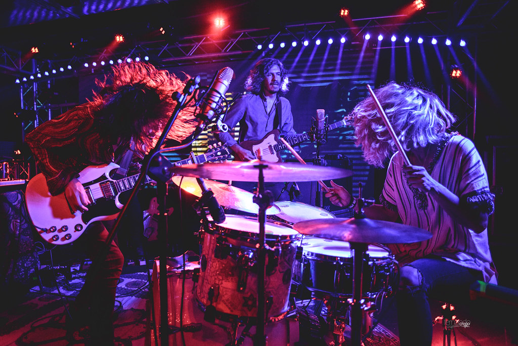 Llevamos con la persiana bajada desde finales del año pasado. Estamos deseando poder volver a subirla, abrir las puertas y disfrutar de la programación de conciertos y djs que tenemos preparada.

¿Podremos hacerlo pronto o tocará seguir esperando?

📷 <a href="/bocatatun/">Fernando Crego</a>