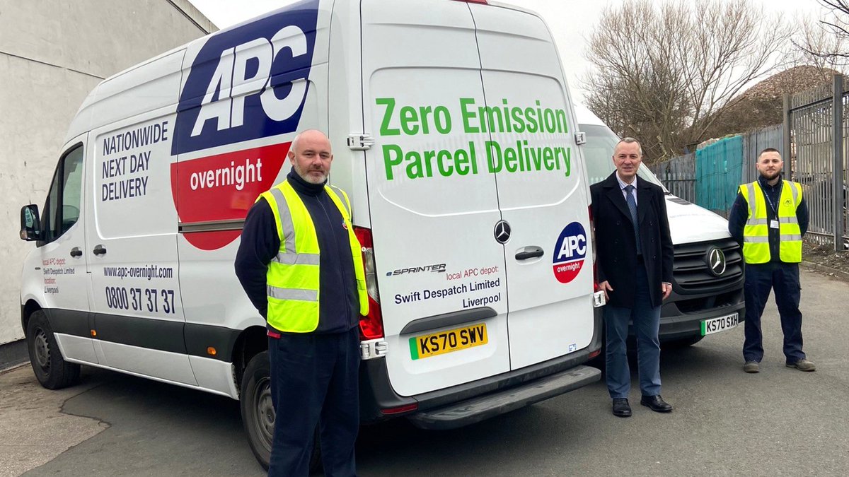 NEWS: <a href="/swiftdespatch/">swiftdespatch</a>, part of The APC delivery network, has launched the first four electric vans in its fleet with plans to replace 30% of its existing fleet with #electricvehicles by the end of next year.

Read more tinyurl.com/yt2237cb 

#smallbusiness #logistics