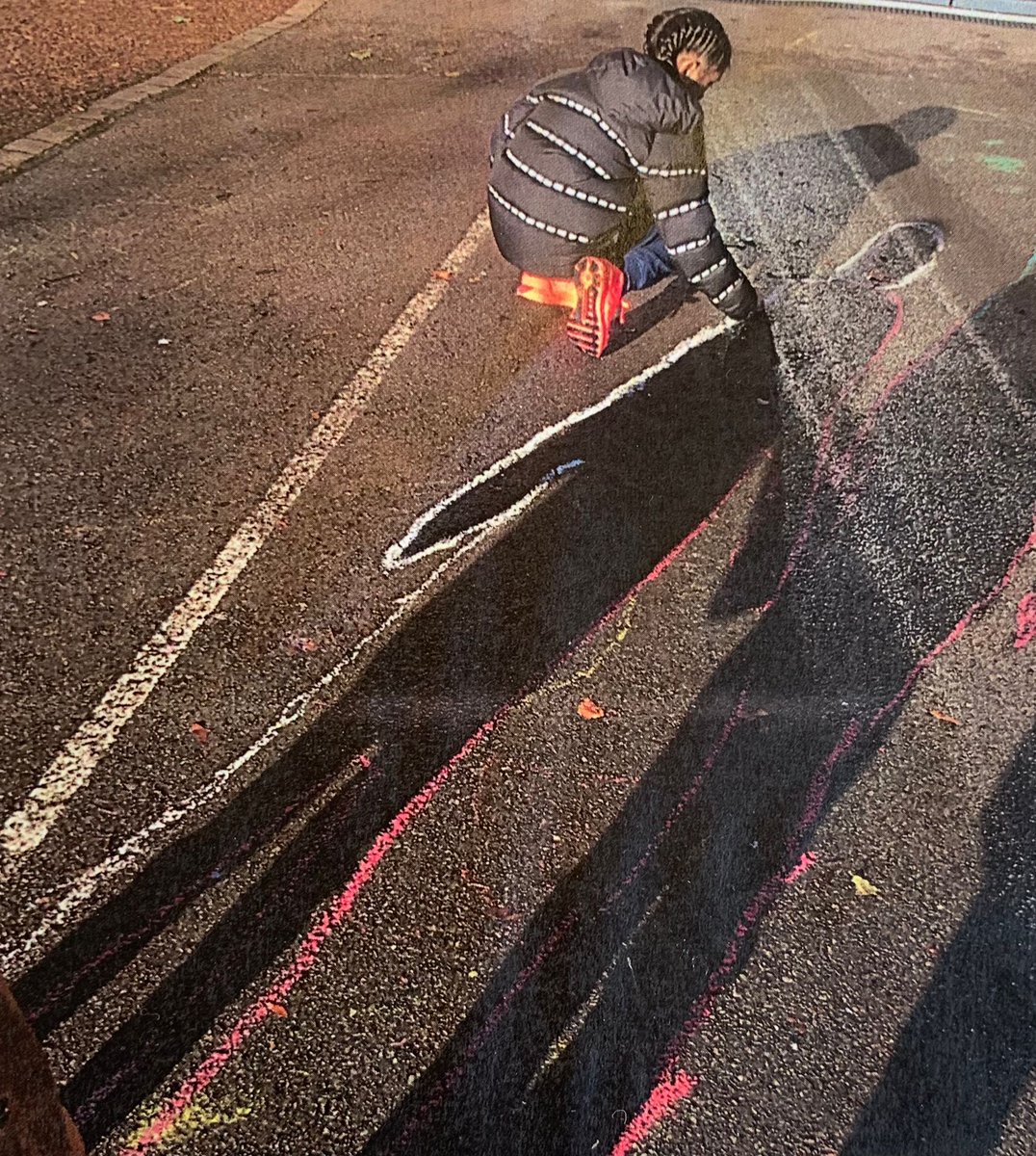 Bousfield_'s tweet photo. Y3 studying the effects of shadows throughout the day. https://t.co/yF4bTrU5wj