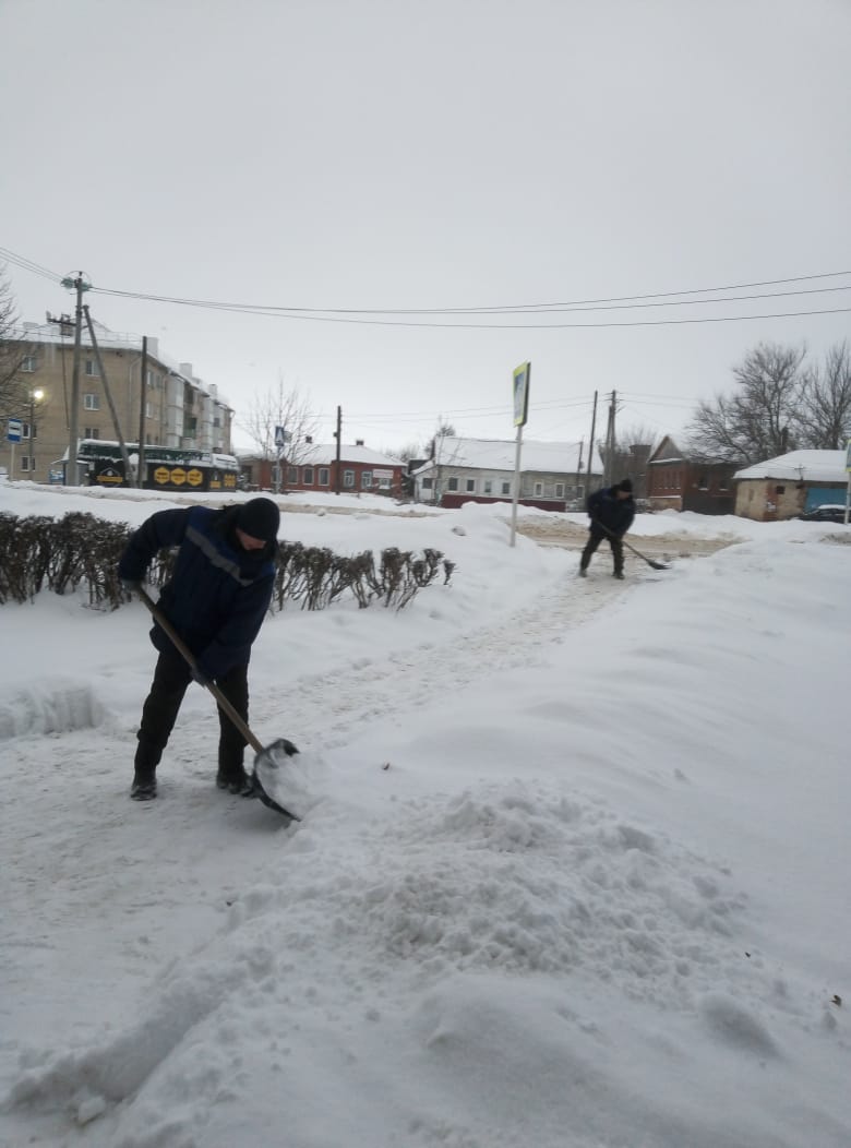<a href="/Garifzyanov_AR/">Гарифзянов Андрей</a> Расчистка пешеходного перехода от снега ул.Октябрьская.