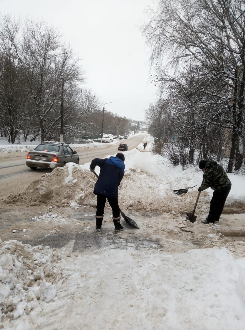 <a href="/Garifzyanov_AR/">Гарифзянов Андрей</a>  Расчистка от снега дорожных заездов к многоквартирным домам ул.Победы.