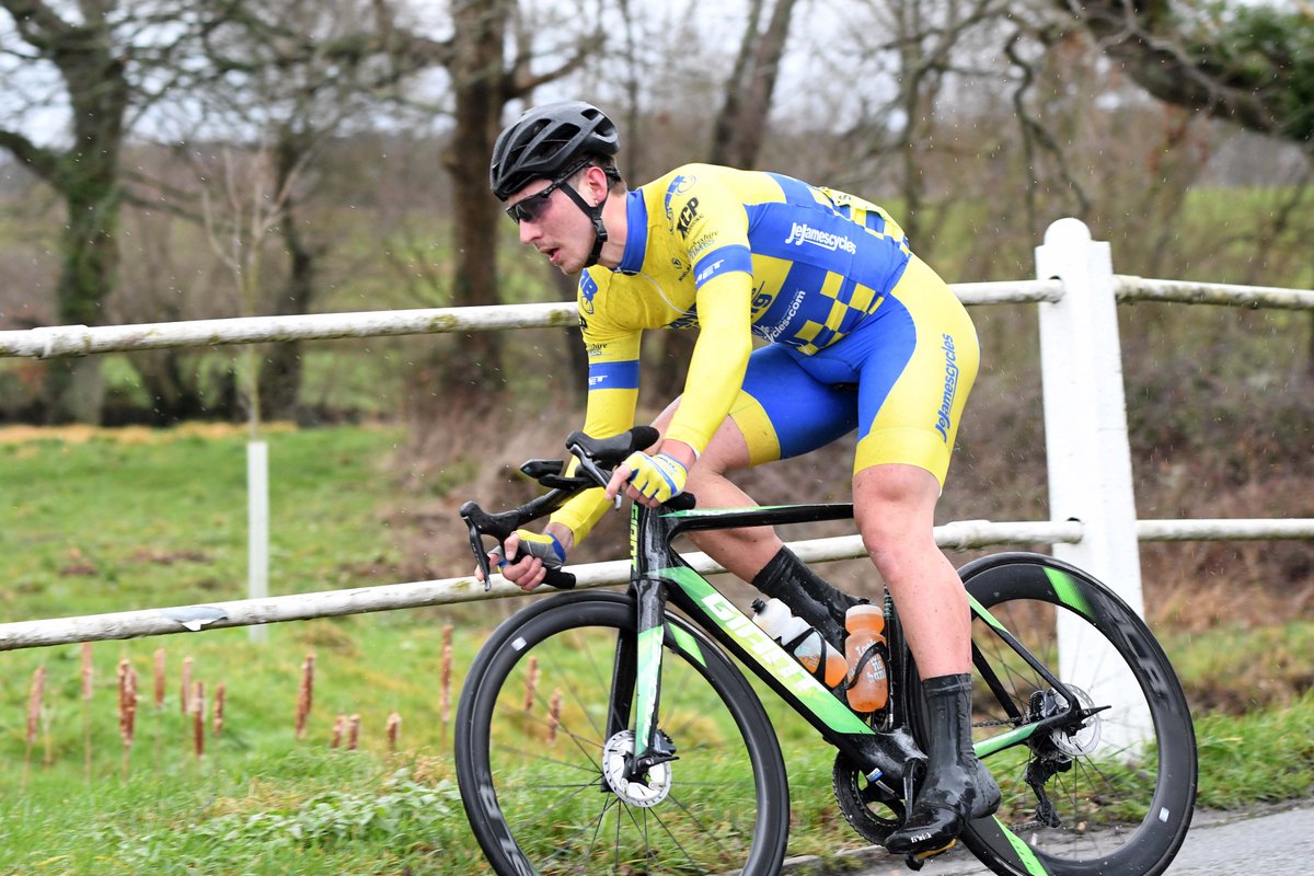VeloUK's tweet photo. Startlist 57th Perfs Pedal Race 

Tasty line up for 57th Edition of the early season classic, the Perfs Pedal road race organised by VC St Raphael/Waite Contracts at Southwick near Portsmouth - https://t.co/uQSd3GGnEH

#WalesAcademy  #WivSungod #FastJuniors #FastVets https://t.co/UPtId1pQTA