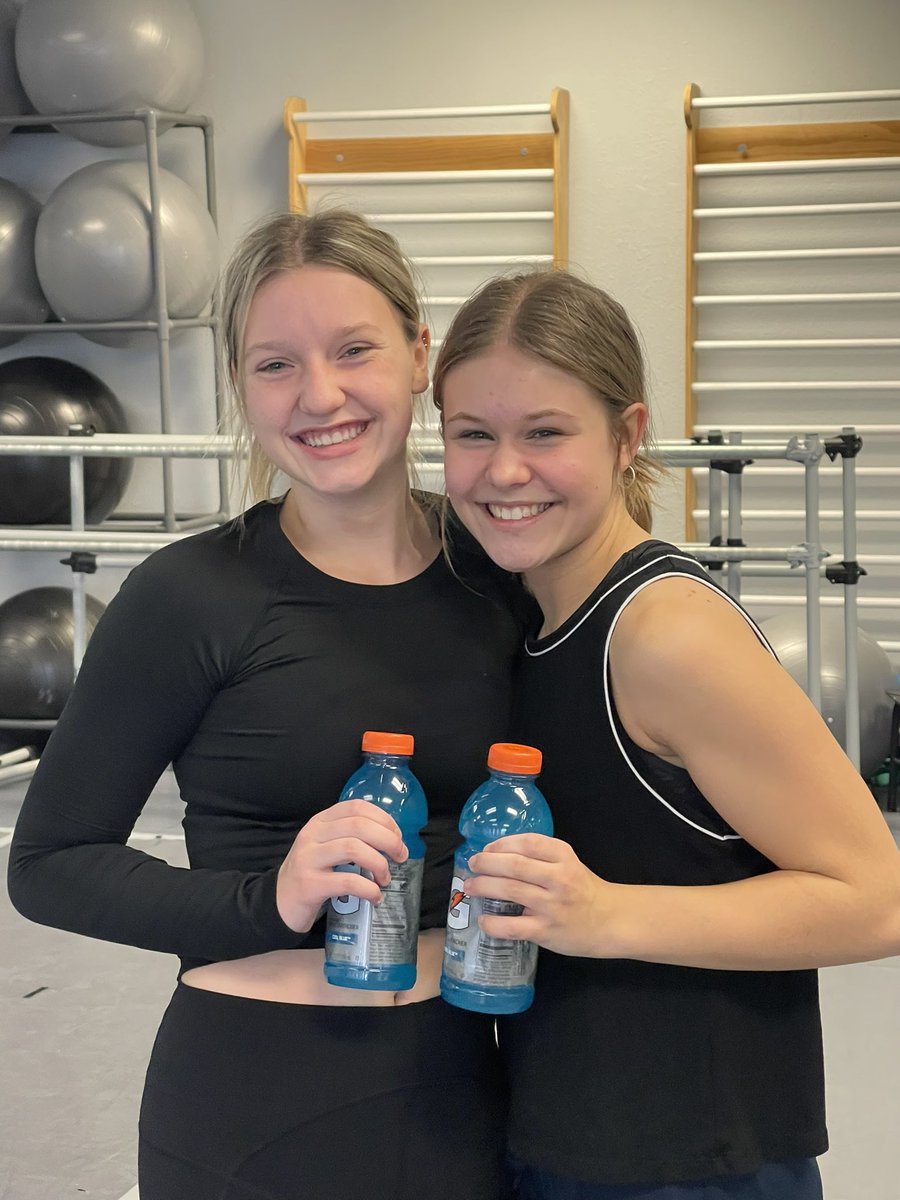 Congrats to our Dancers of the Week! Natalie has been working so hard and giving an awesome positive attitude! Ella has been a constant example of hard work and perseverance towards her goals! Way to go girls! 🎉🎉