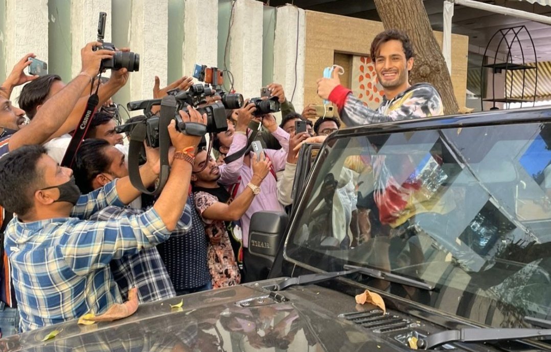 Beingkhanumar's tweet photo. Gys Need It Please Make It Increase Speed Tweets Badly Slow 
11.5 Million Tweets Done Keep It Up

How's the josh Army ??

High              High               High

UMAR RIAZ ERA BEGINS
ASLI WINNER UMAR RIAZ
https://t.co/uG7tJERe0W https://t.co/uxtz3eUllr