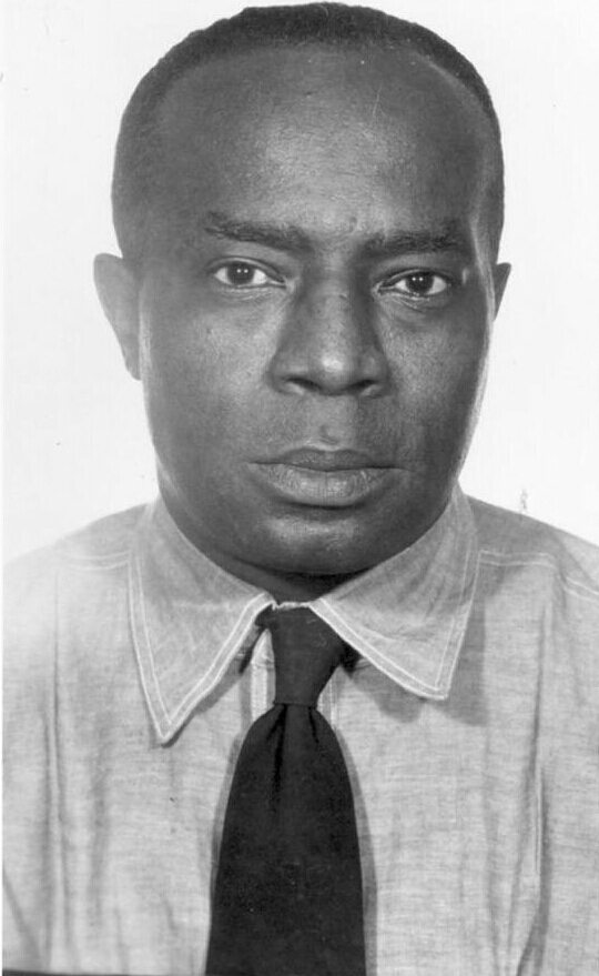 pathofsin_xyz's tweet photo. Meet Harlem’s crime boss Ellsworth Raymond Johnson. Nicknamed "Bumpy" Johnson as a result of a bump on the back of his head. Bumpy was born in 1905 in Charleston, South Carolina, but got sent away up North by his parents for his own safety at the age of 10.

#storytimethreads 👇 https://t.co/QE6BiR9XRX