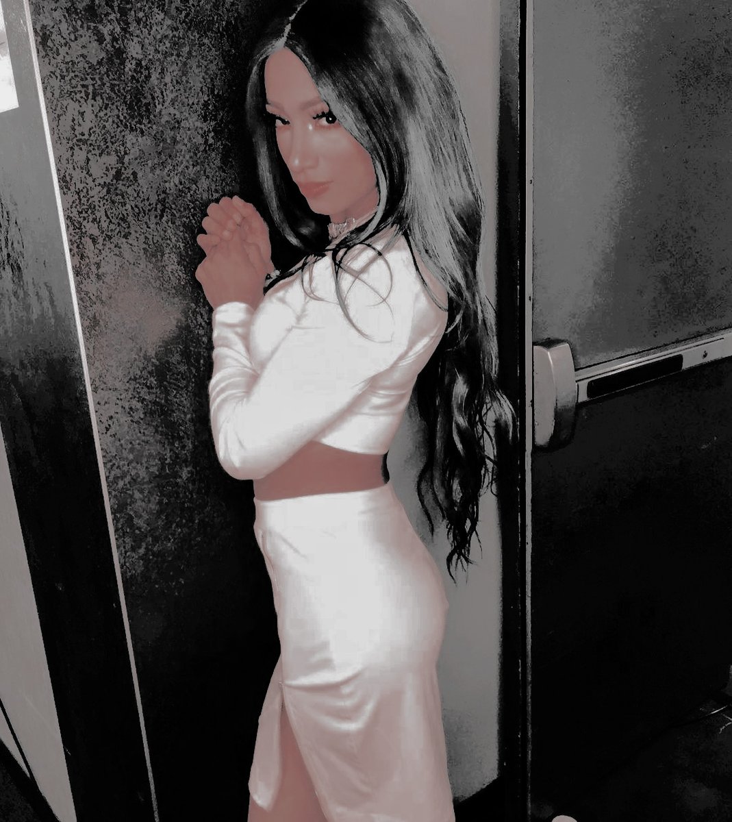 ⠀⠀⠀⠀ ⠀⠀
⠀⠀⠀⠀she  just  woke  up.
⠀⠀⠀⠀feeling  amazing.

⠀⠀