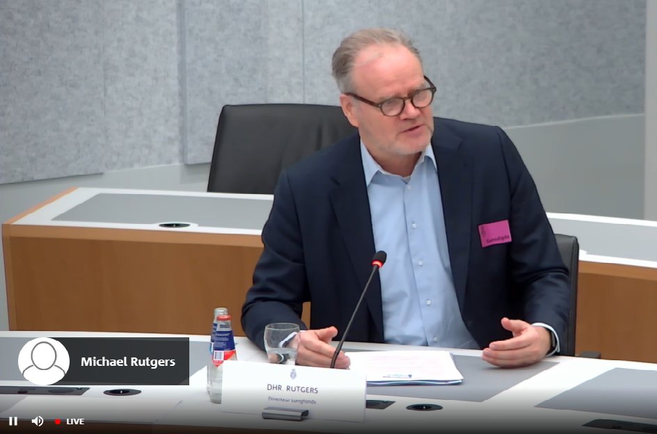 Erkenning en herkenning, daar draait het om voor mensen met #LongCovid. Dat was de kern van ons pleidooi zojuist als #patiëntenorganisatie in de Tweede Kamer. Lees hier onze plannen voor deze grote patiëntengroep: bit.ly/35EdInN 
(1/2)