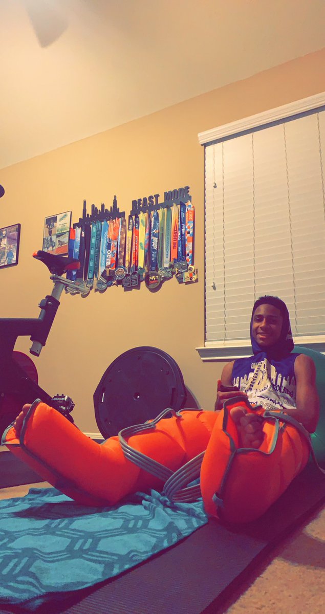 BlakeHamilton31's tweet image. 6 games in 2 days. Time for recovery. #destroyers7on7 #aircompression #prolificsports #blakestar #classof2026