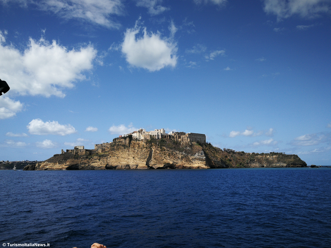 TurismoItaliaNw's tweet photo. La cultura non isola: per Procida capitale italiana della cultura 2022 c’è anche il francobollo  
Leggi la notizia https://t.co/Ai5FE9u5hN 

#cultura #Procida #visitprocida #cultura @Procida2022 @IPZS #Turismo @MiC_Italia https://t.co/j65VONVvIT