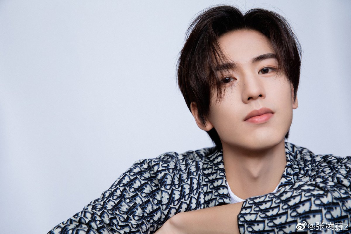 Чжан лин хе дорамы. 张凌赫 / чжан линхэ. Чжан ли хэ. Чжан ли хе. Zhang ling he.