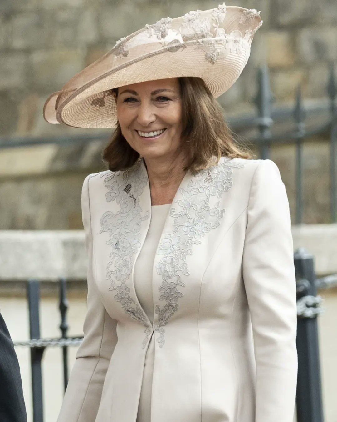 Desejando um feliz aniversário a Carole Middleton    Wishing Carole Middleton a Happy Birthday    