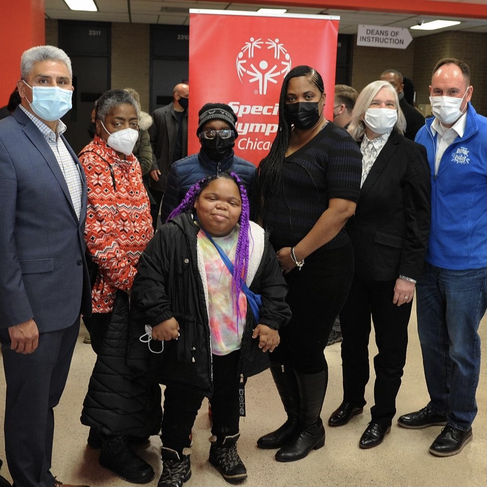 ChiCityColleges's tweet image. CCC along w/ @chicagosmayor, Alderman @mattoshea19, @AnixterCenter, &amp;amp; @SpecialOChi are joining forces to ensure people w/ different developmental abilities can continue to pursue education, employment, &amp;amp; enrichment! 

Learn more about the After 22 Project: bit.ly/32P8IvA