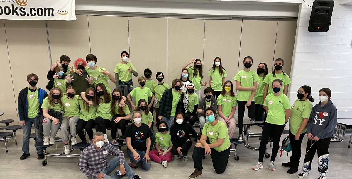 ClubGive's tweet photo. 8th grade ambassadors. Thank you ⁦@Rise2030⁩ for organizing our event again this year. We are now officially the school with the most meals packed in Virginia #records #GIVEDay https://t.co/0e9GiNCbc0
