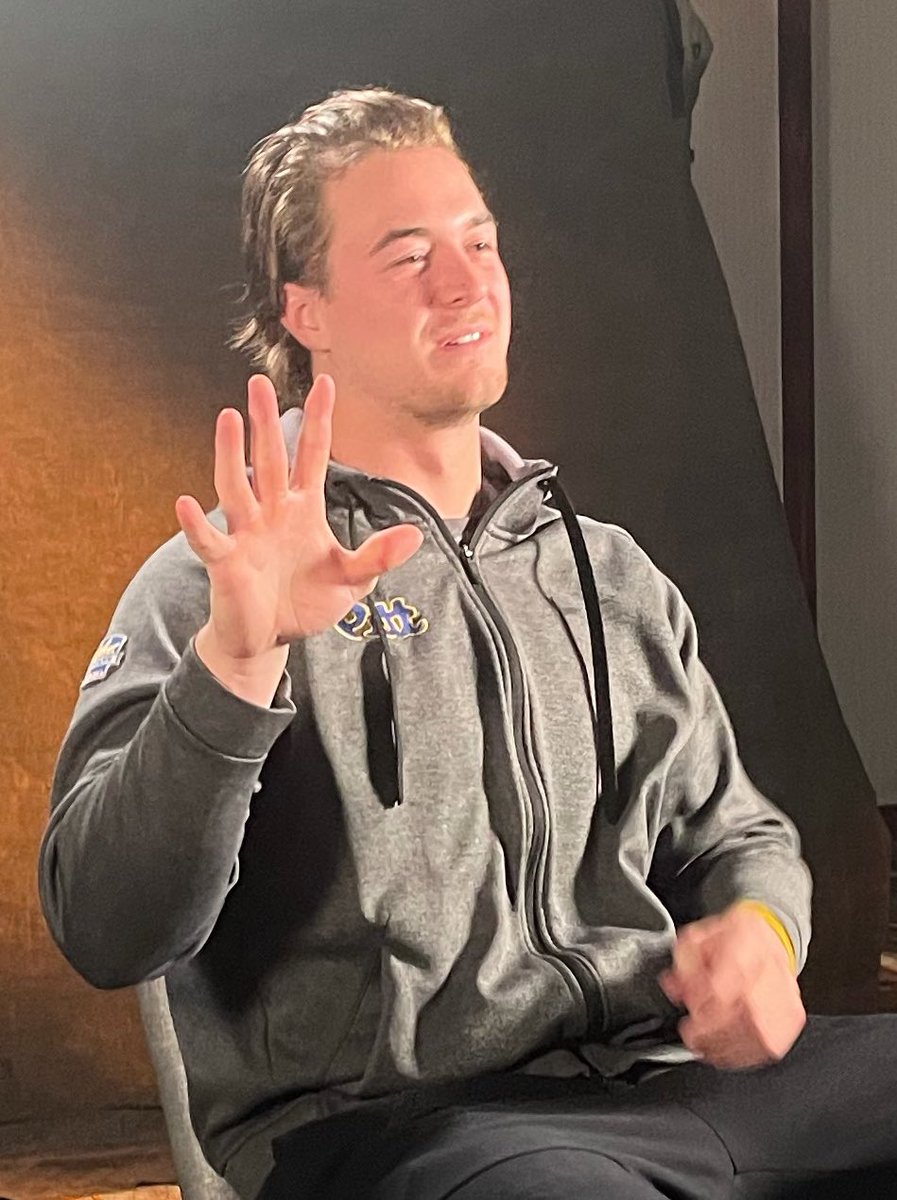 Carlton (CrispyCarlton) Twitter